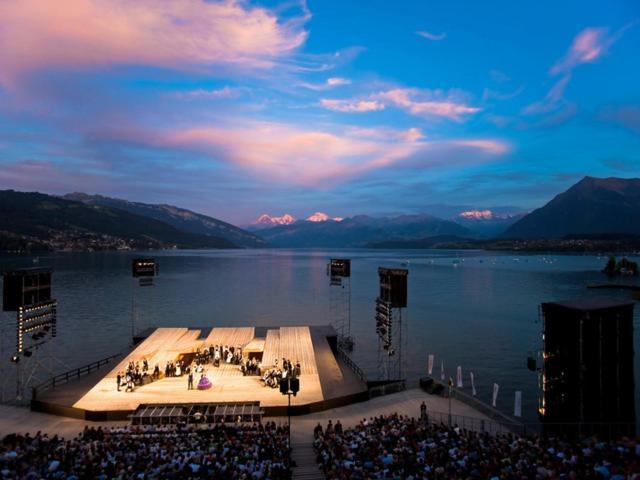 Schoene Ferienwohnung Mit Seeblick Thun Eksteriør billede